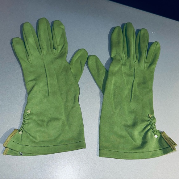 Vintage Olive Green Paris Gloves 1950’s - Picture 1 of 5
